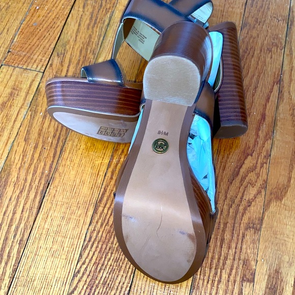 Michael Korks 8 1/2 brown platform sandal - Picture 3 of 4